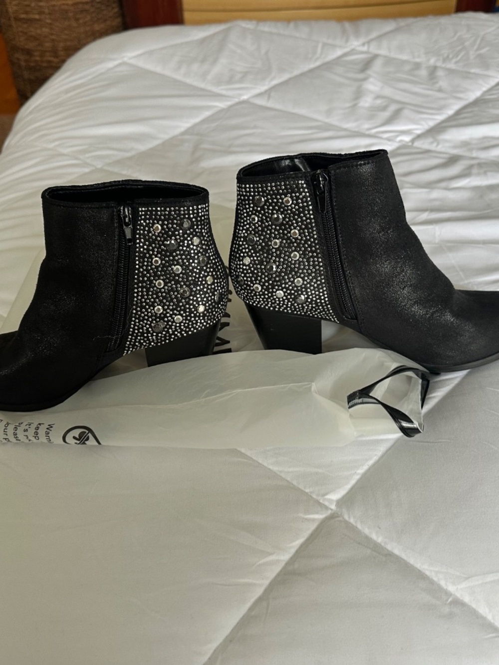 Boots - Picture 3 of 5